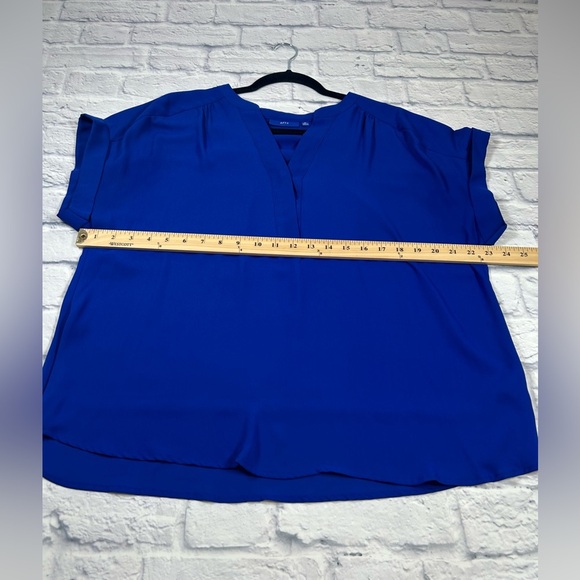 Apt. 9 Women's Royal Blue Blouse. Short Sleeve. Vneck line. Size XL. - Picture 5 of 8